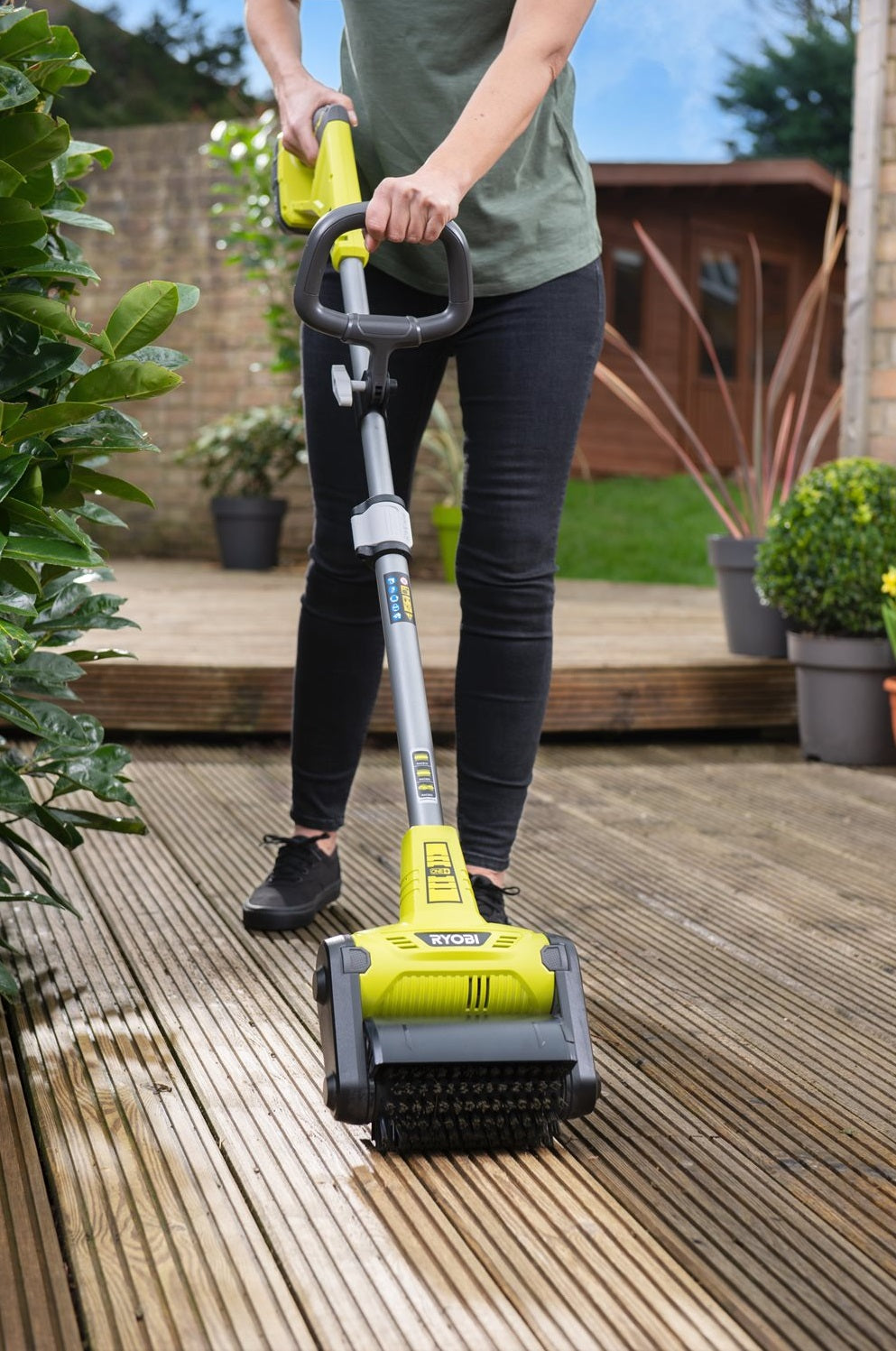 Ryobi RY18PCB-120 18V ONE+™ Cordless Patio Cleaner with Scrubbing Brush (1 x 2.0Ah)