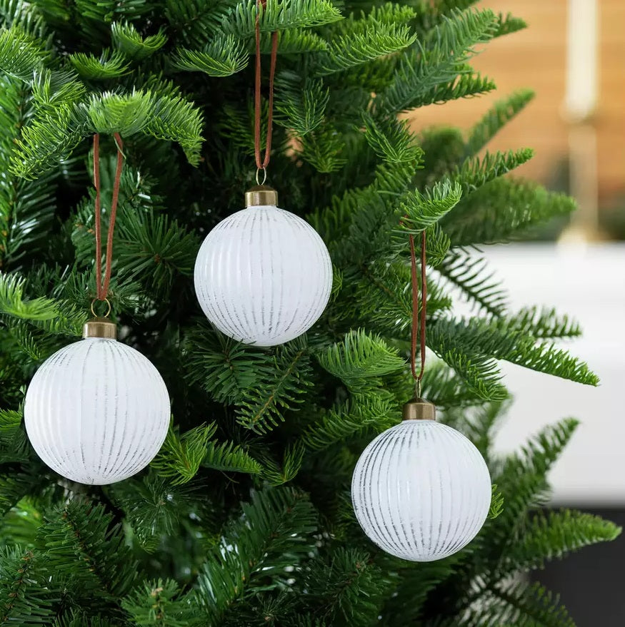 Habitat Pack of 3 Glass Christmas Baubles - White And Silver