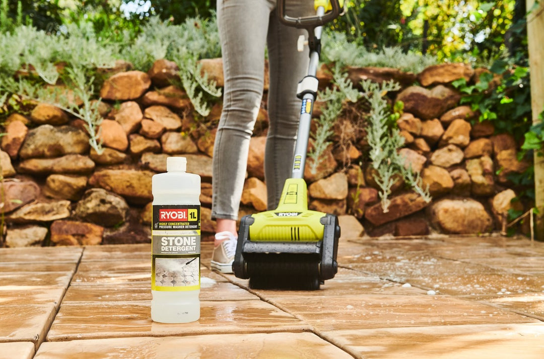 Ryobi RY18PCB-120 18V ONE+™ Cordless Patio Cleaner with Scrubbing Brush (1 x 2.0Ah)